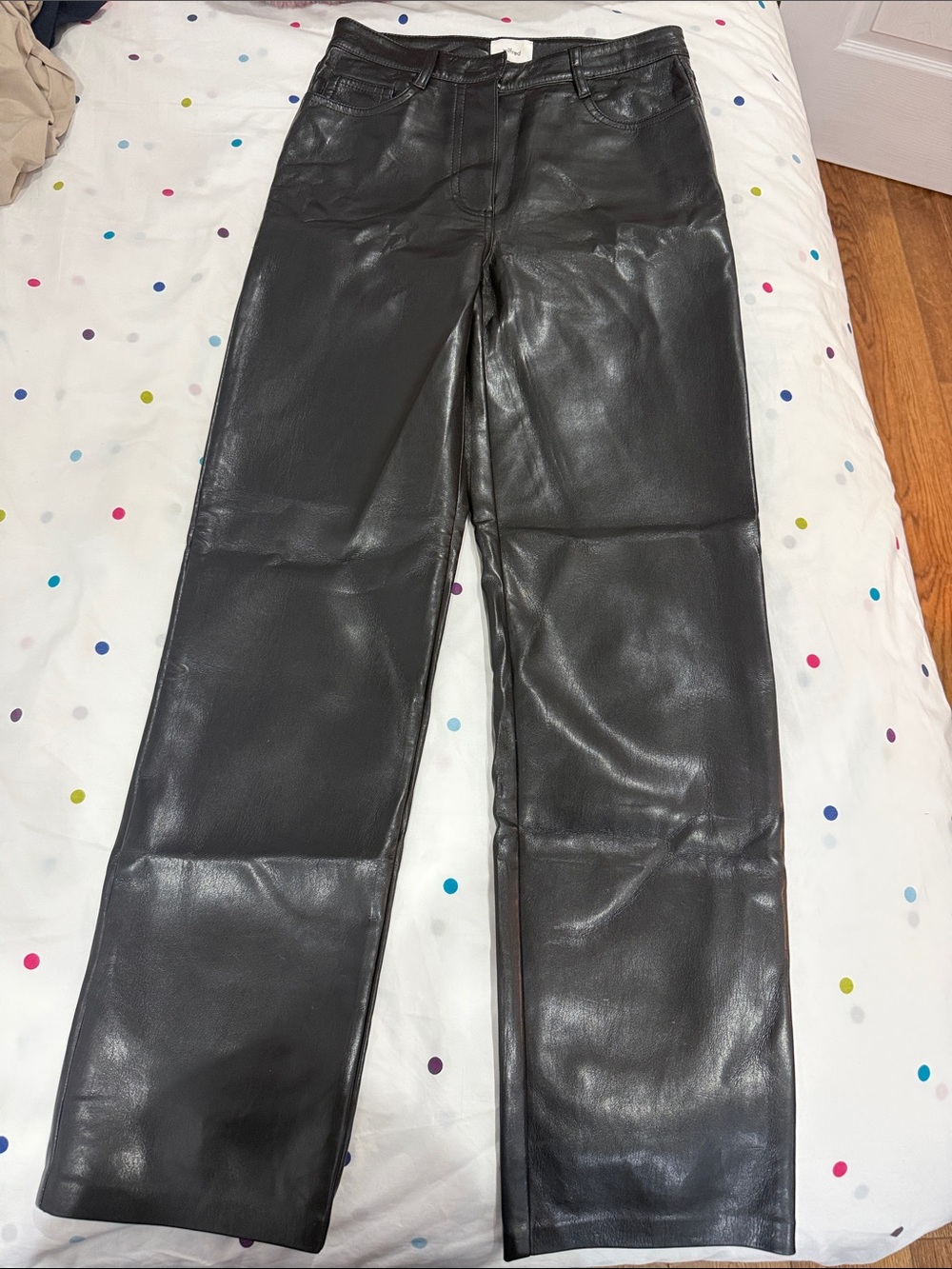 Aritzia Wilfred Black Leather Straight-Leg Women's Jeans size 0